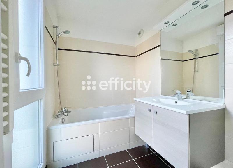 Appartement - 95 m² - 5 pièces