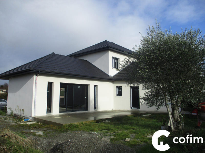 Maison - 137 m² - 5 pièces