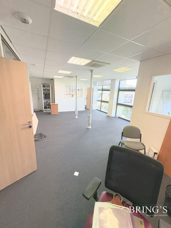 Bureau - 151 m²