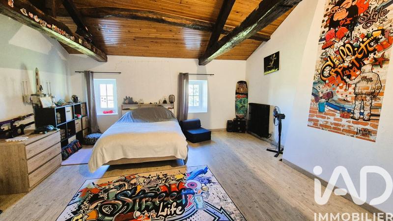 Maison - 379 m² - 10 pièces