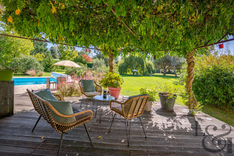 Maison - 182 m² - 7 pièces