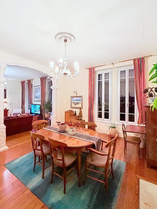 Appartement - 187 m² - 7 pièces