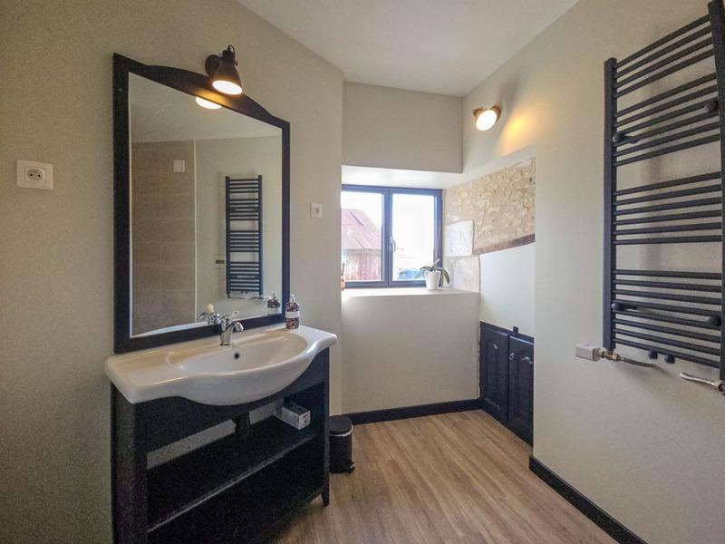 Propriété - 315 m² - 9 pièces