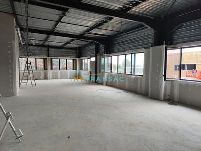 Local d'activités - 369 m²