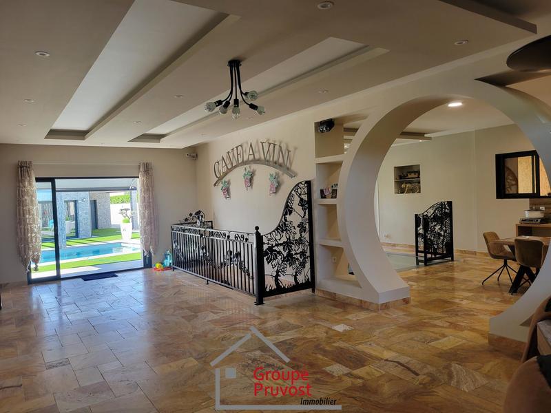 Maison - 240 m² - 5 pièces