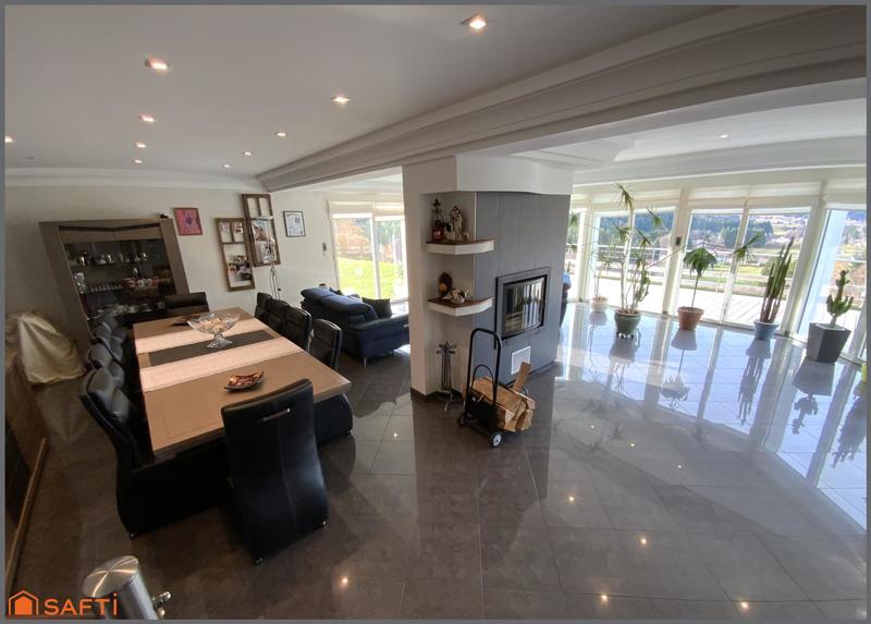 Maison - 230 m² - 7 pièces