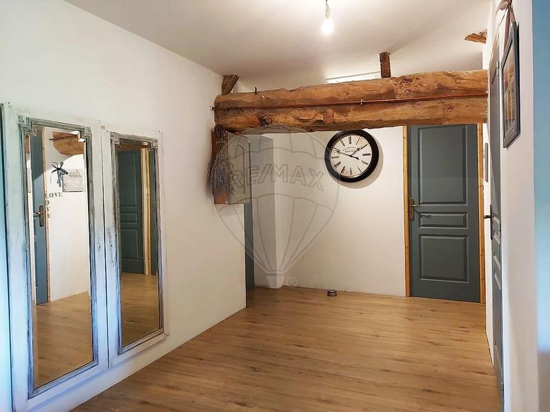 Maison - 250 m² - 7 pièces