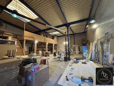 Local d'activités - 250 m²