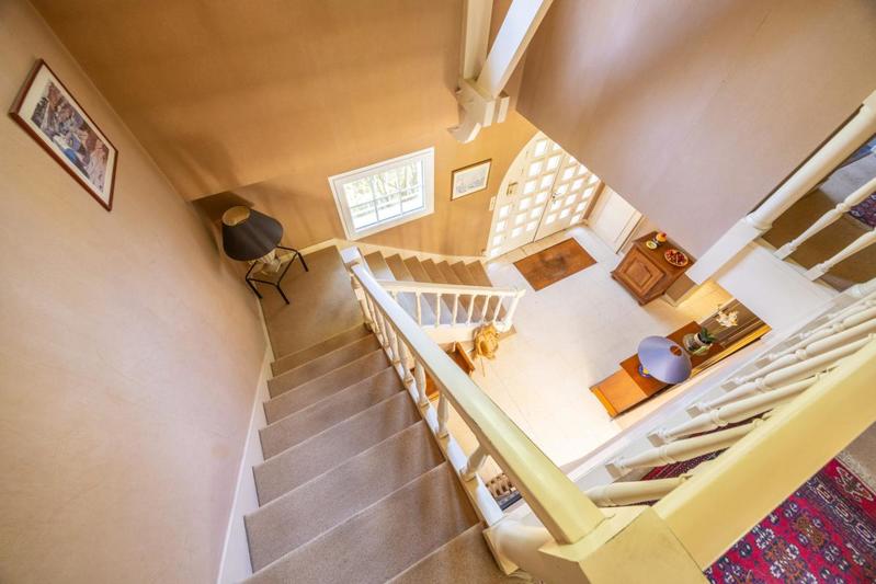 Maison - 230 m² - 6 pièces