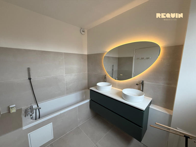 Appartement - 104 m² - 4 pièces