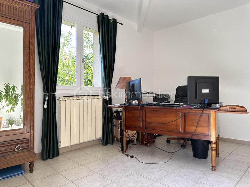 Maison - 240 m² - 7 pièces