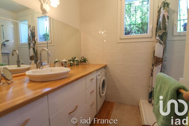 Maison - 181 m² - 8 pièces