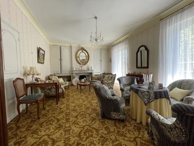 Villa - 280 m² - 10 pièces