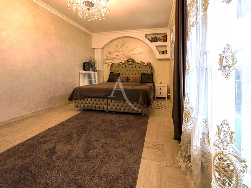 Maison - 170 m² - 7 pièces