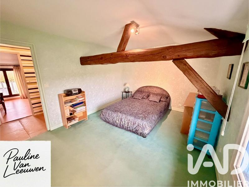 Maison - 235 m² - 8 pièces