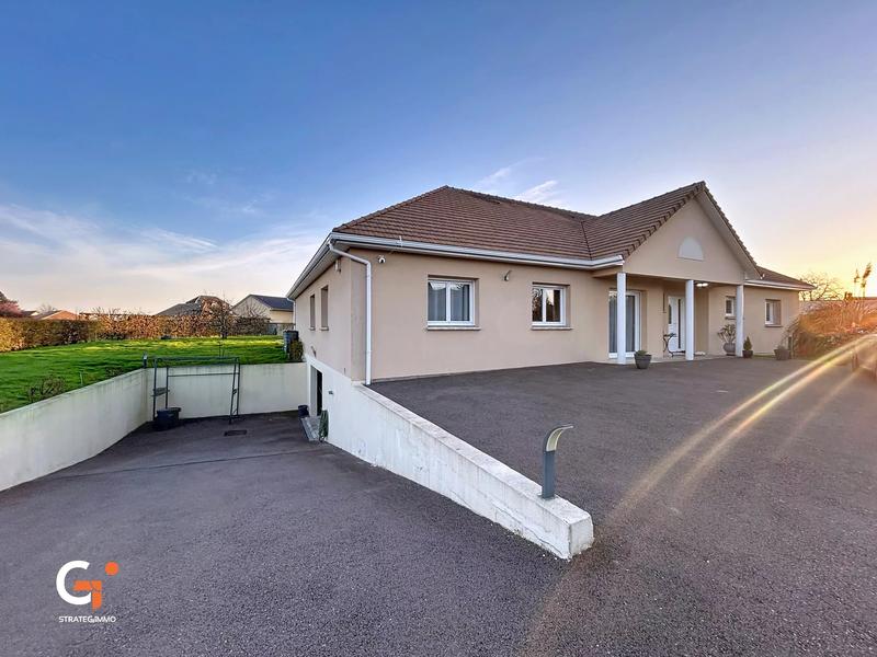 Maison - 215 m² - 7 pièces