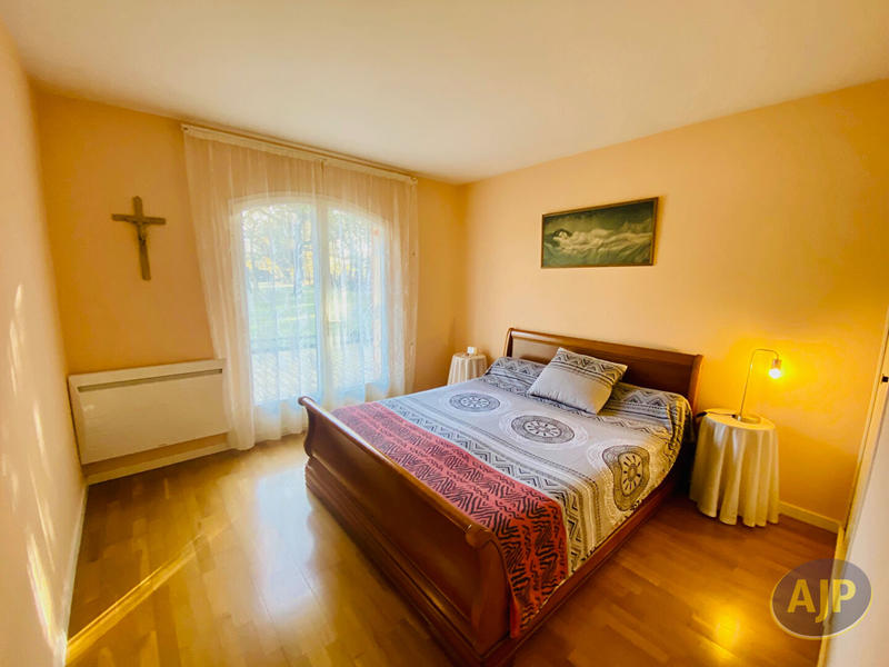 Maison - 209 m² - 8 pièces