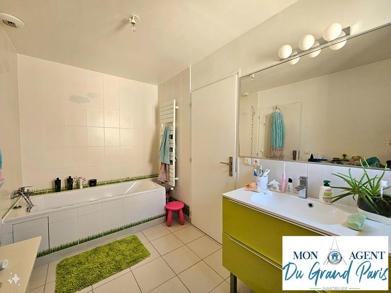 Maison - 202 m² - 8 pièces