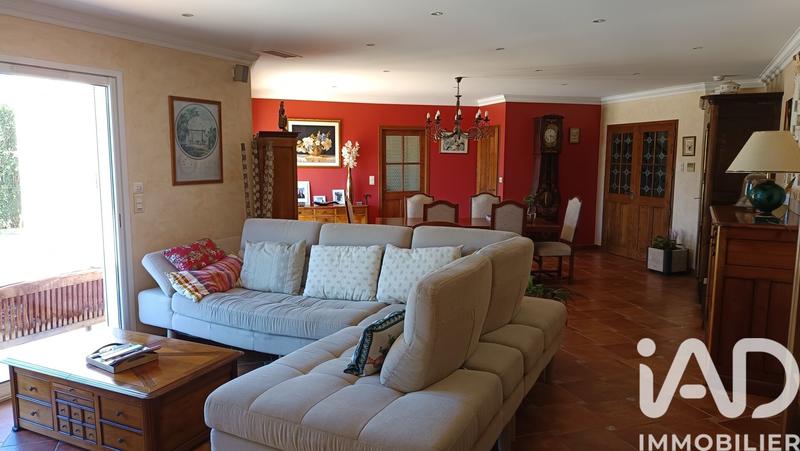 Maison - 246 m² - 8 pièces