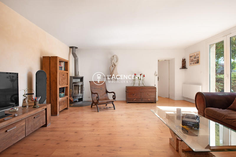 Maison - 210 m² - 6 pièces