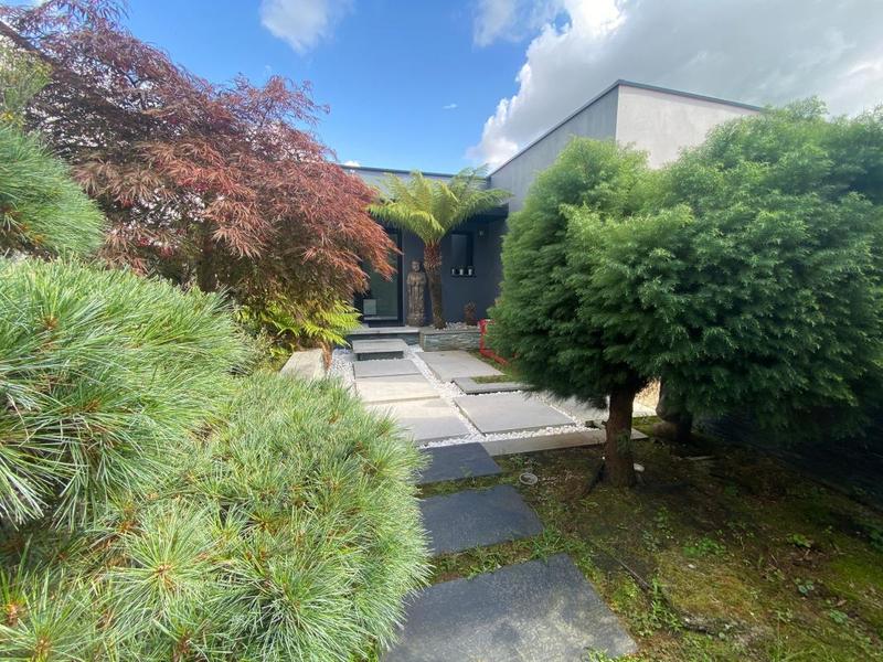 Maison - 222 m² - 5 pièces