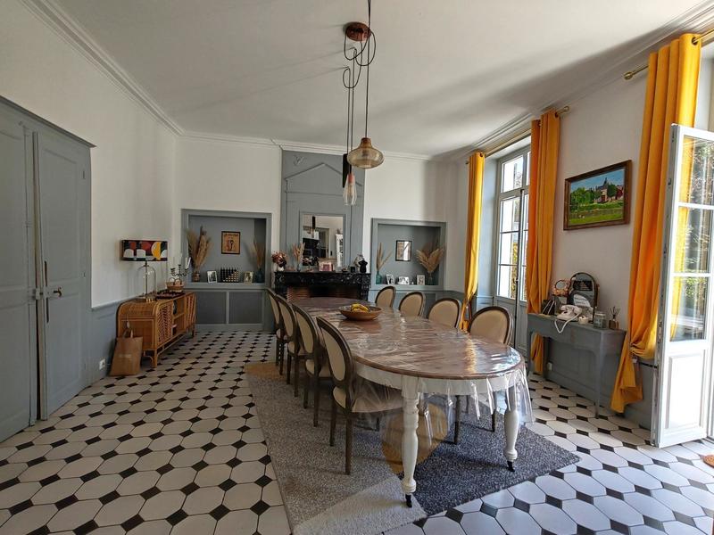Maison de maîtres - 395 m² - 16 pièces