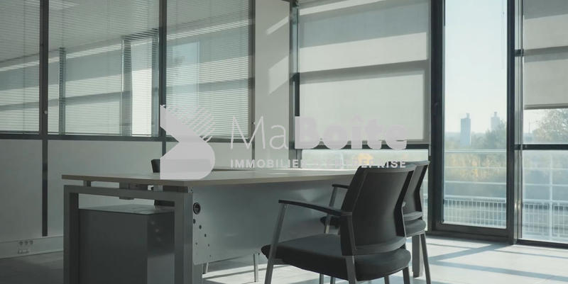 Entrepôt - 10 000 m²