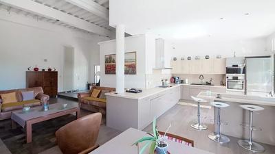 Maison - 214 m² - 6 pièces