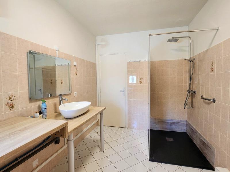 Maison en pierre - 195 m² - 6 pièces