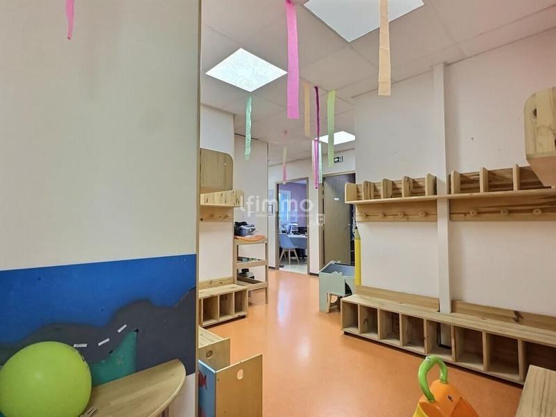 Local d'activité / Entrepôt - 190 m² - 8 pièces