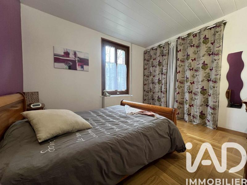 Maison - 198 m² - 8 pièces