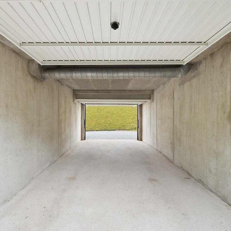 Garage - 83 m²