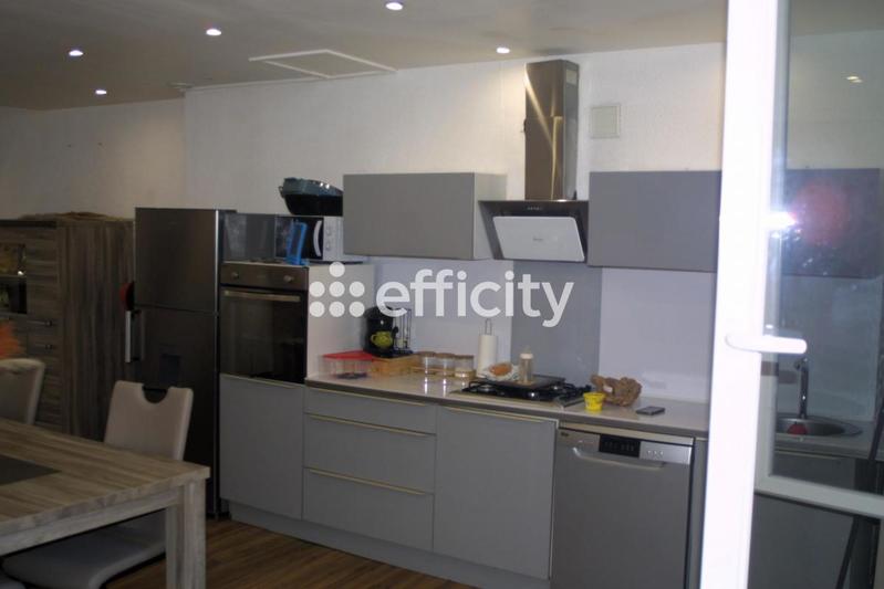 Immeuble - 207 m² - 14 pièces