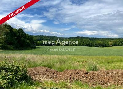 Terrain constructible - 1 500 m²