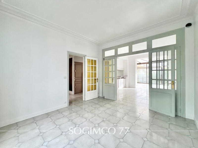 Maison - 171 m² - 8 pièces