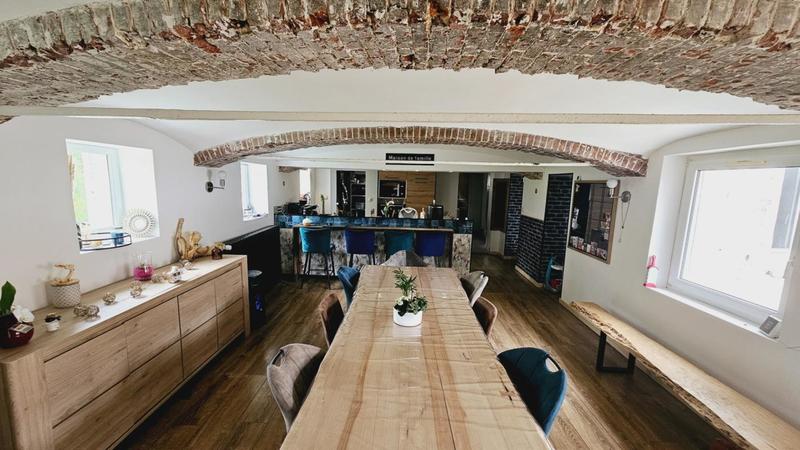 Corps de ferme - 222 m² - 9 pièces