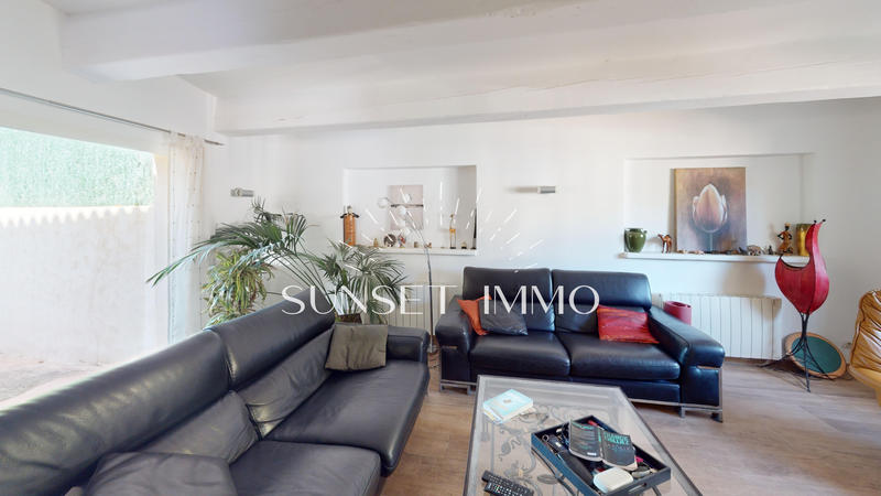 Maison - 273 m² - 7 pièces