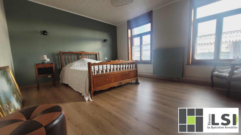 Maison - 141 m² - 9 pièces