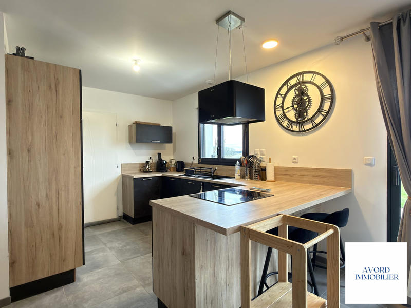 Maison - 93 m² - 4 pièces