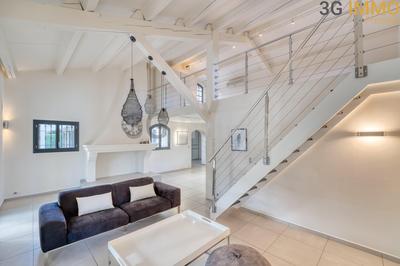 Villa - 209 m² - 8 pièces