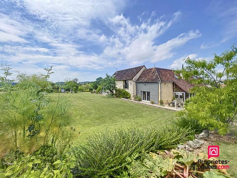 Maison - 250 m² - 7 pièces