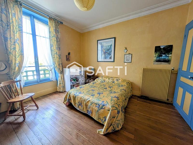 Maison - 208 m² - 10 pièces