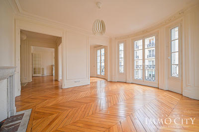 Appartement - 135 m² - 5 pièces
