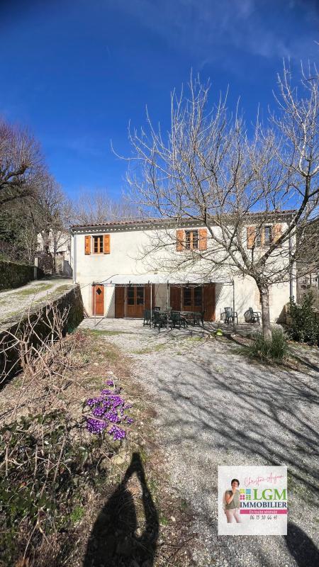 Maison - 457 m² - 13 pièces