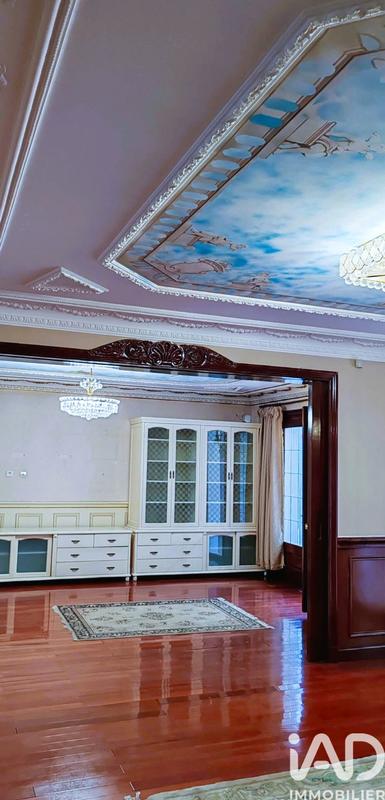 Maison - 300 m² - 12 pièces