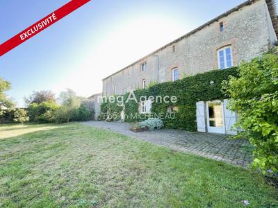 Maison ancienne - 233 m² - 10 pièces