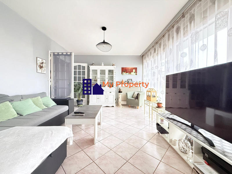 Appartement - 93 m² - 5 pièces