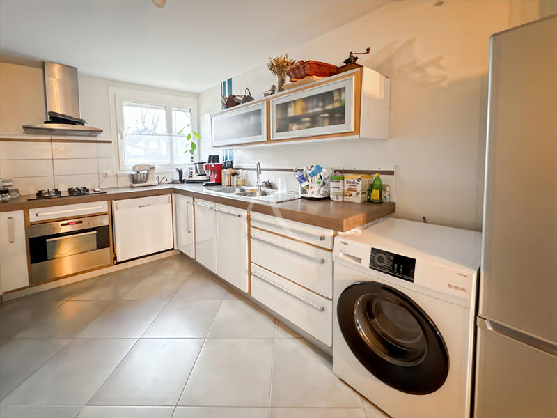 Maison - 93 m² - 5 pièces