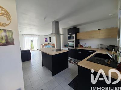 Maison - 90 m² - 5 pièces