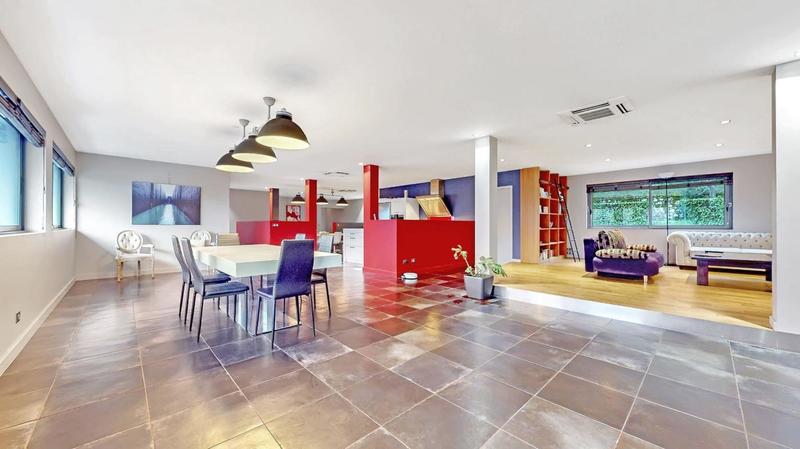 Loft - 320 m² - 6 pièces